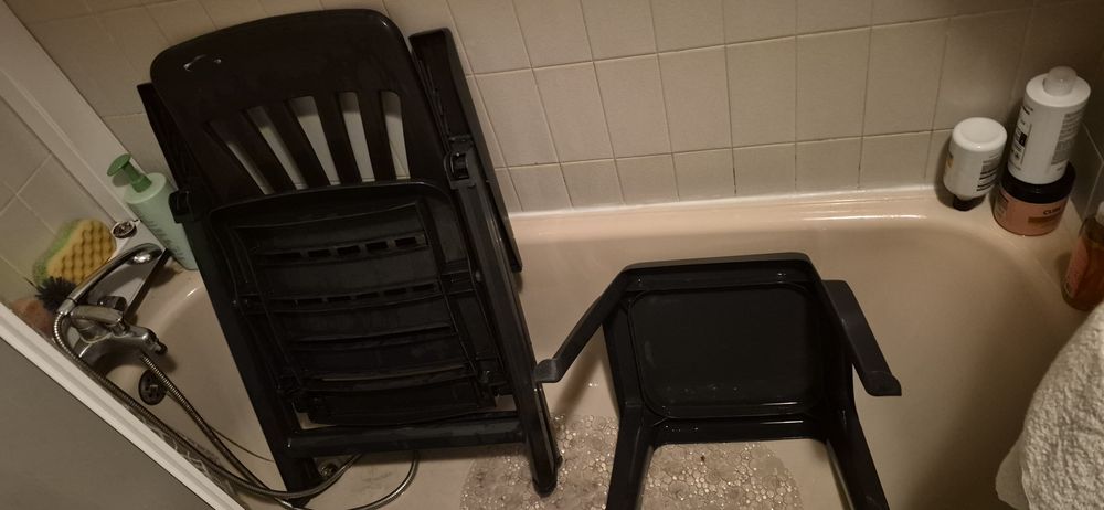 2 Cadeiras jardim com mesa apoio