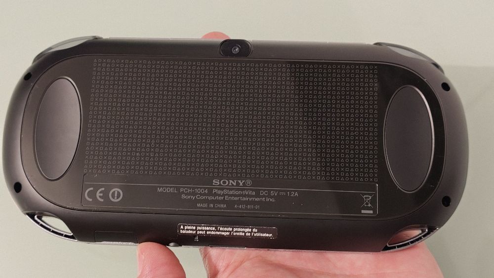 PS vita oled com jogos instalados muito bom estado