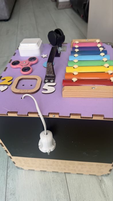 Бізі куб великий