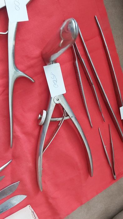 Хирургический инструмент,скальпель,зажим,пинцет,иглы,расширитель