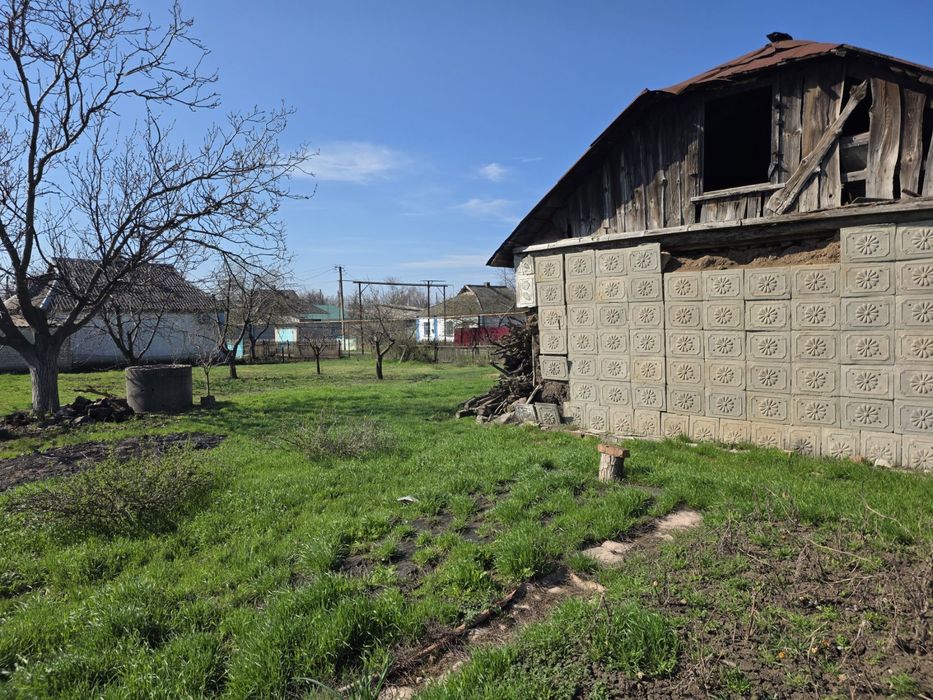 Продам дачу в селі