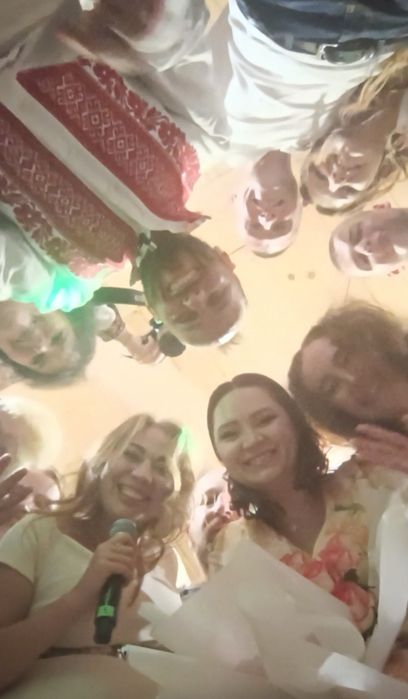 Ведуча ваших заходів (в наявності апаратура для проведення свята)