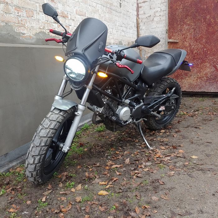 Honda VTR250 strit bike