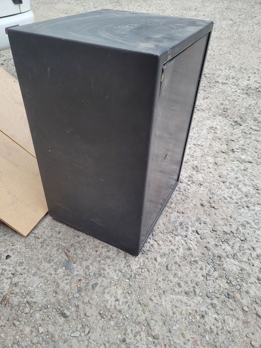 Металевий сейф шафа