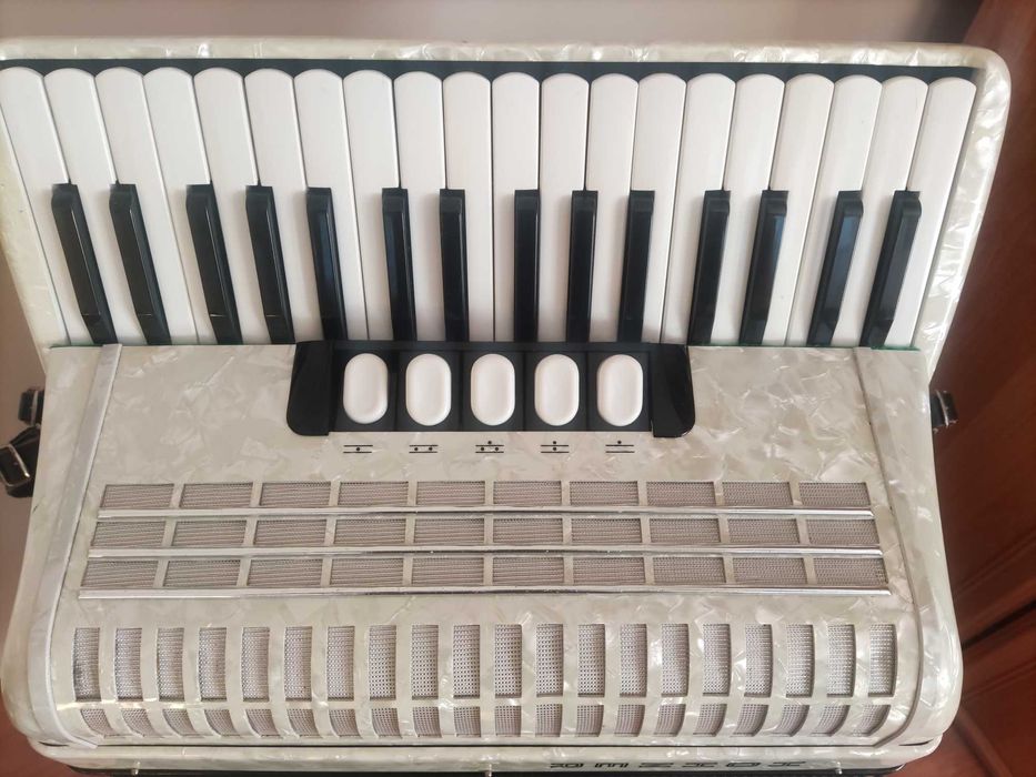 Sprzedam akordeon hohner concerto 3 S