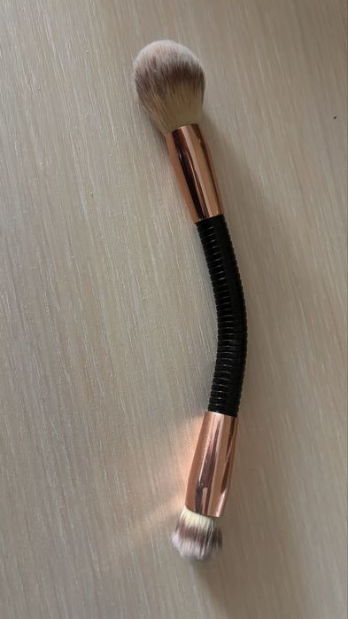 Кисточка доя макіяжу