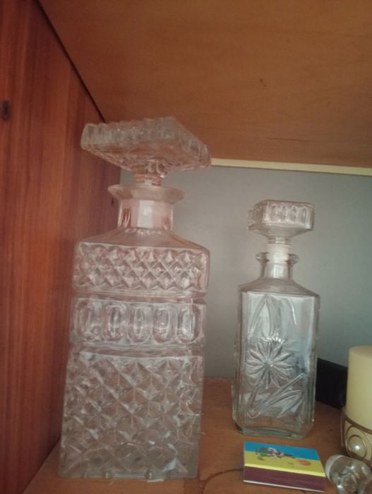Графін            .