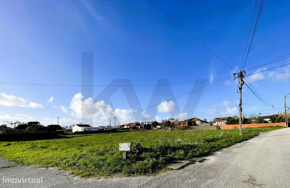 Terreno à Venda com 1.370 m2 | Rua do Estreito, Coimbrão (Leiria)