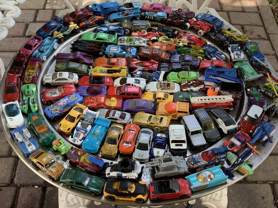 Детские игрушки - машинки