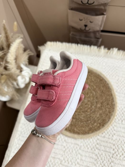 Кєди adidas на дівчинку