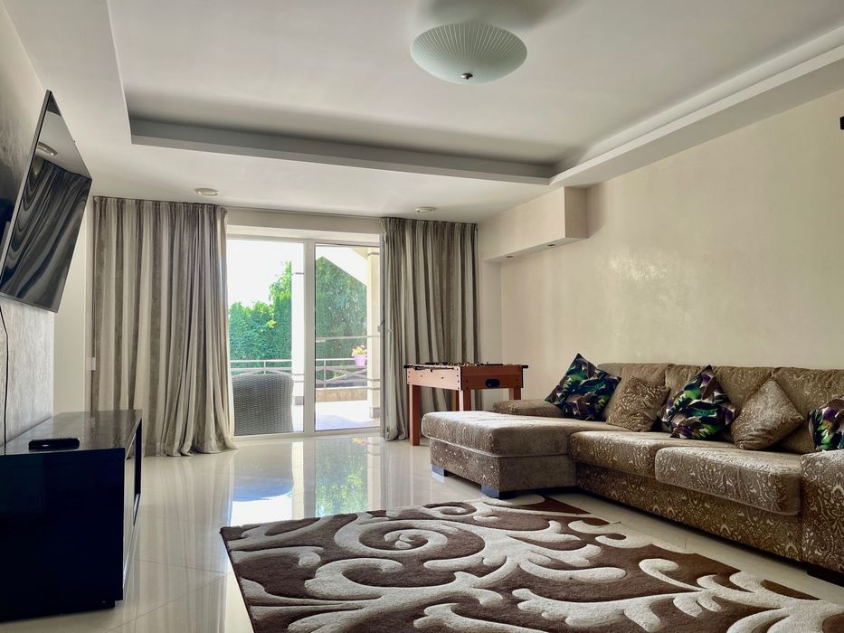 Лісники. КМ Зелений Гай. Будинок з басейном та панорамним краєвидом!