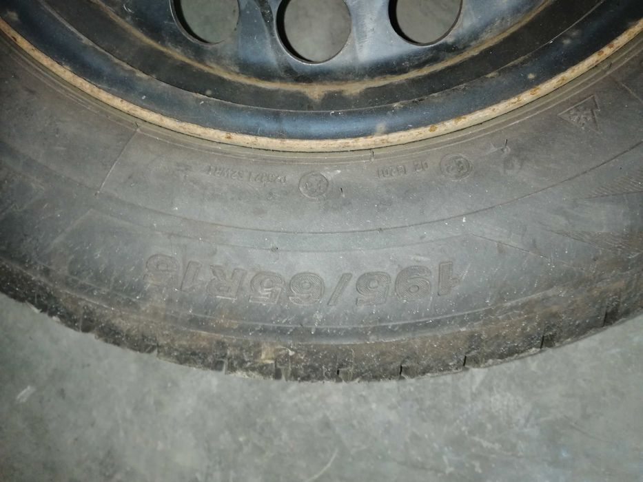 Шина з диском 195/65R15