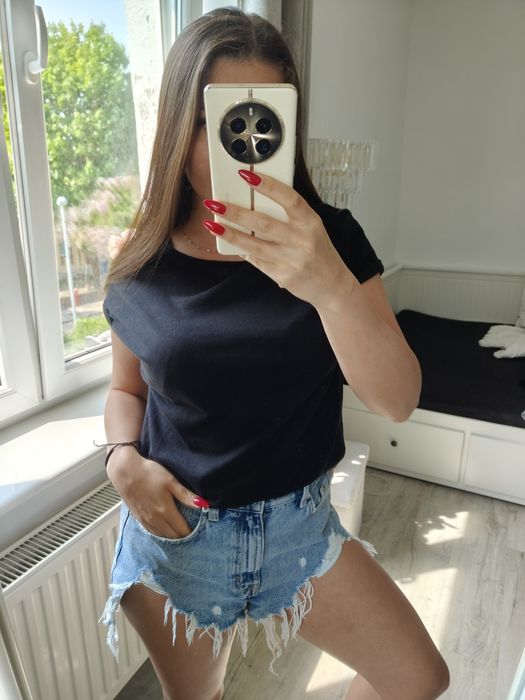 Czarna koszulka Amisu xs
