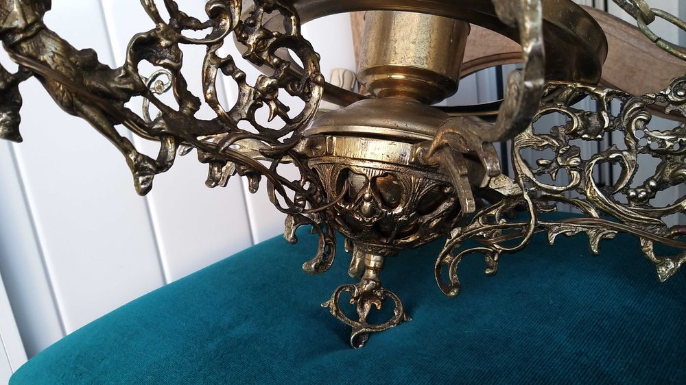 candeeiro antigo com 3 bocais mais uma chaminé