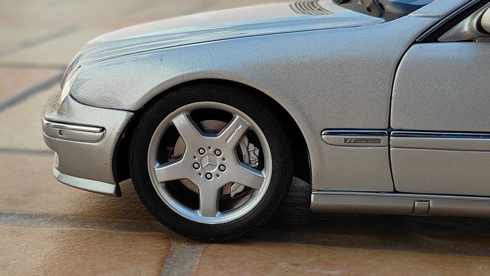 Mercedes Benz CL55 AMG F1 Edition AutoArt