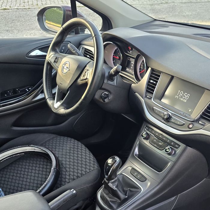 Opel Astra Sports Tourer 1.6 CDTI "2018" (5650€) 260.323km (Distribuição e bi-massa mudado aos 220.000km) COMPLETAMENTE NOVA!!