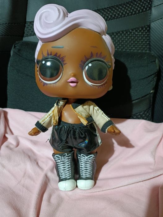 Duża lalka LOL w ubranku