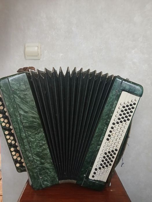 Баян "Мелодия". Б/у