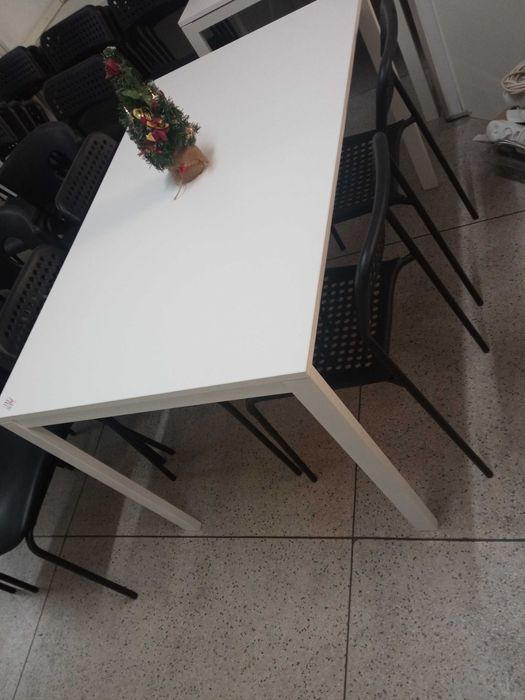 Conjunto mesa + 4 cadeiras