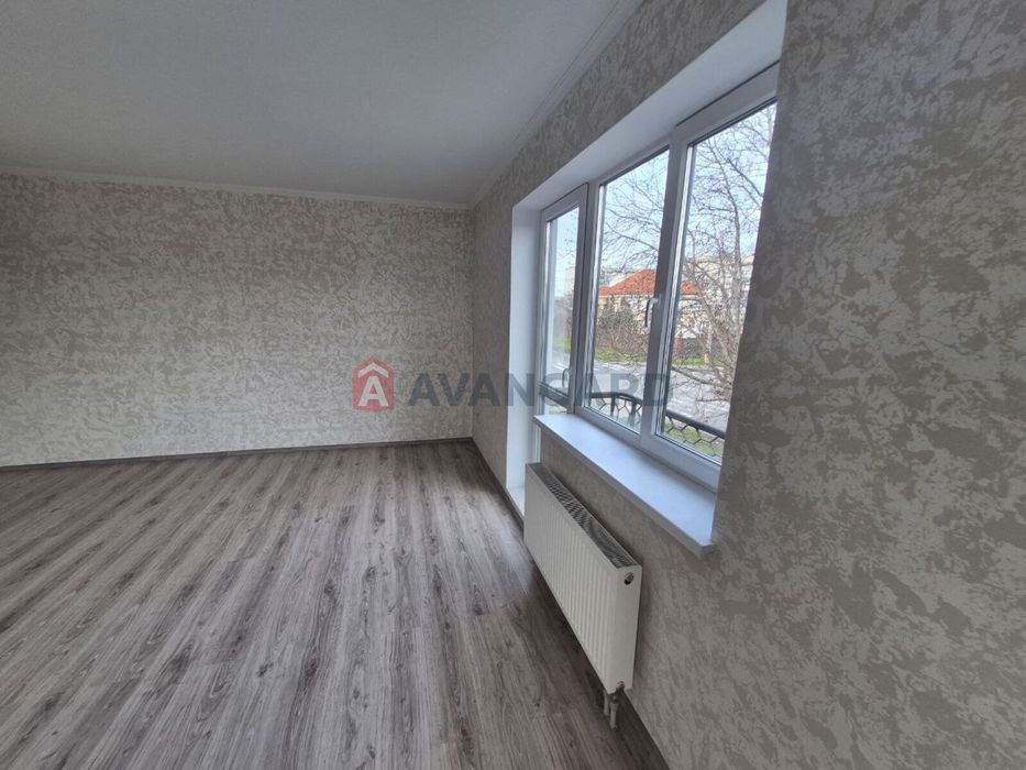 Продаж 2-поверхового будинку з ремонтом