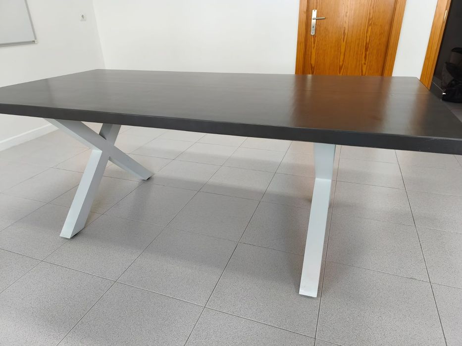 Mesa com 8 cadeiras