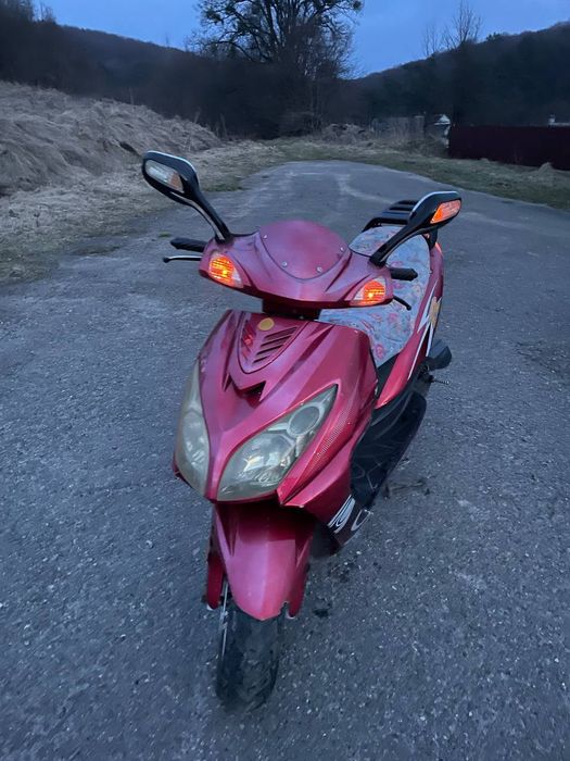 Продам скутер 80 куб