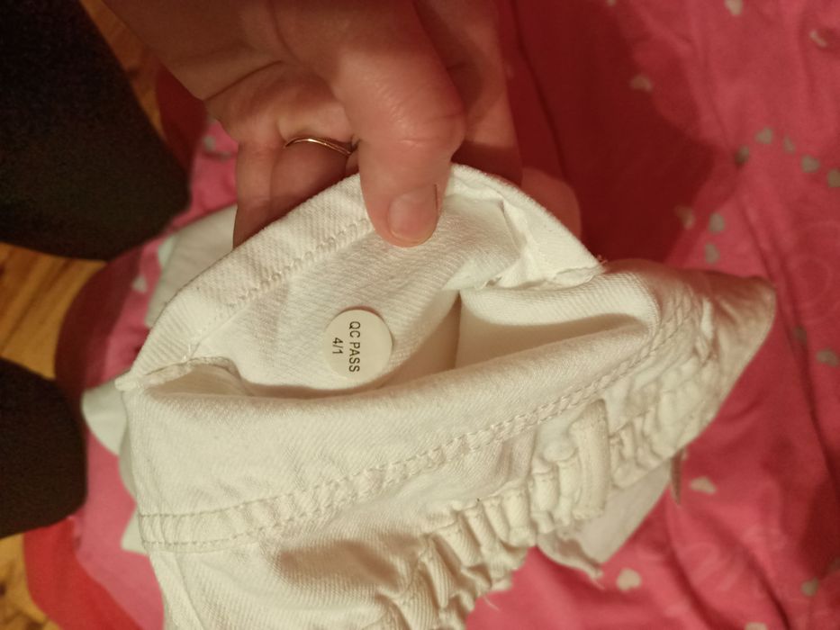 Spodnie boyfrendy rozmiar s białe nowe