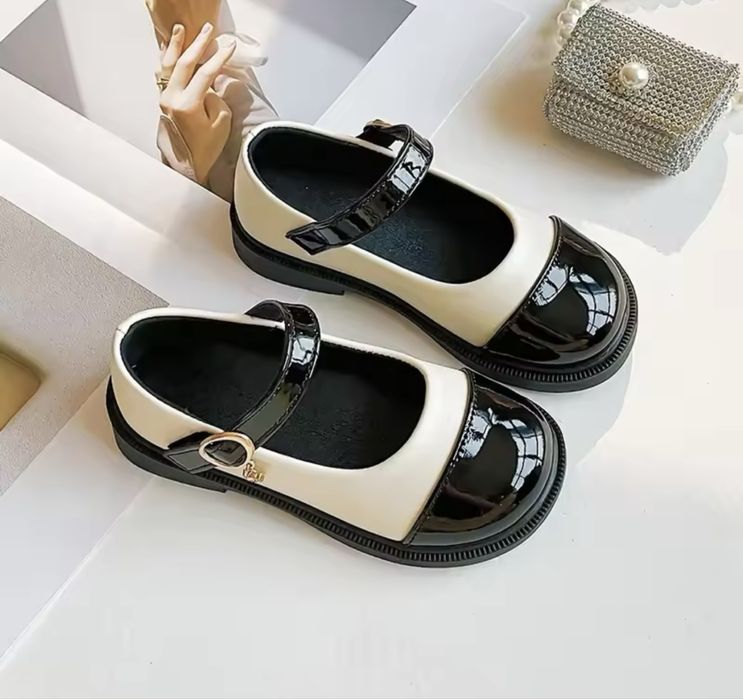 Дитячі туфлі для дівчинки