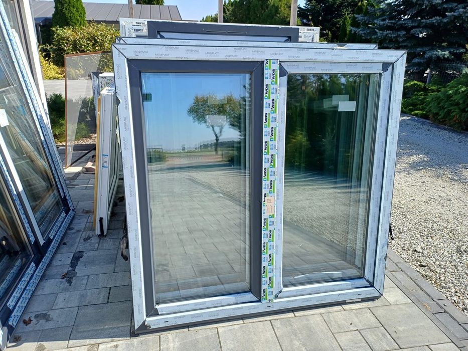 Okno PCV 145 x 140 antracyt trzyszybowe