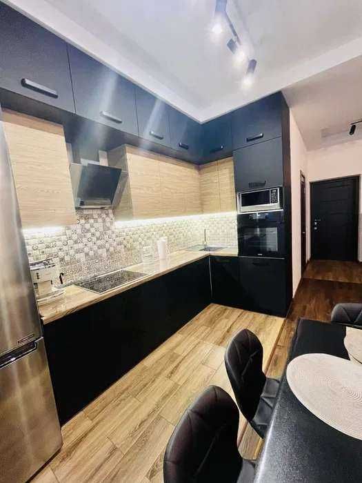 Посуточно 2к квартира площадь Поэзии