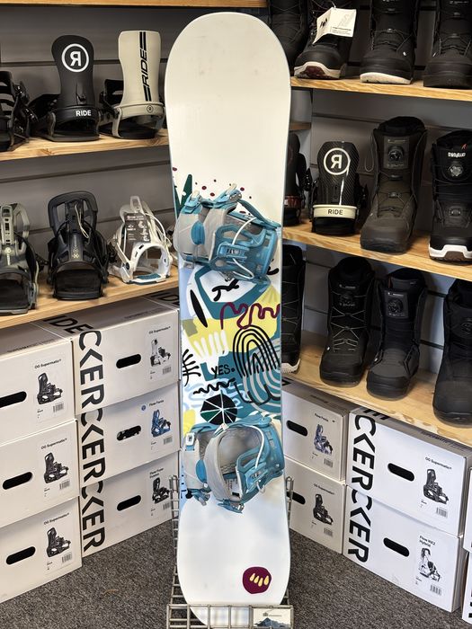 YES. 149 cm + Flow - zestaw snowboard