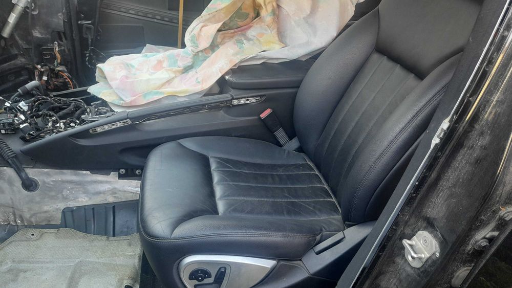 Komplet siedzen skorzanych Mercedes ML 164