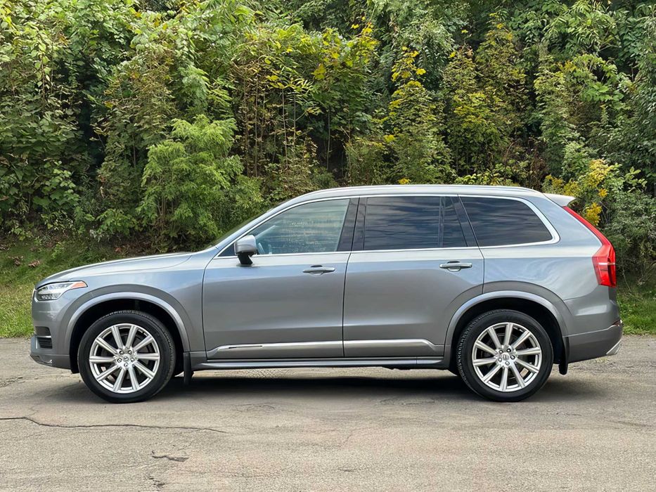 Volvo XC90      2019