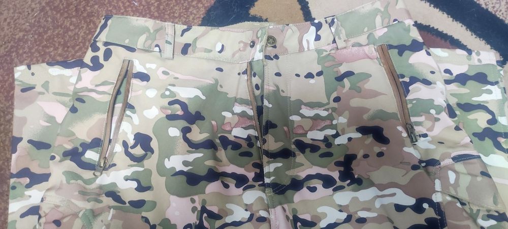 Продам штани Софтшел.