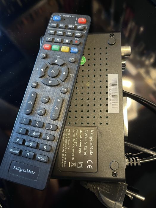 TELEWIZOR 24” 12V 230V do kampera