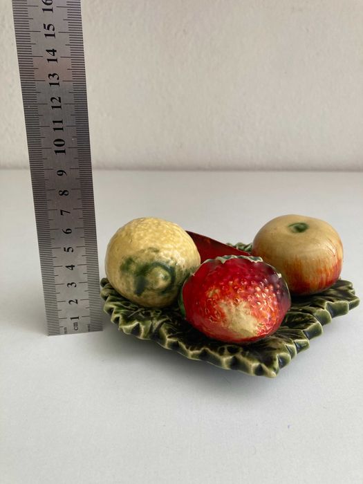 Prato/Parra com frutos Caldas da Rainha Álvaro José - Século XX