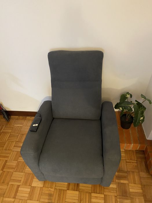 Poltrona Relax Reclinável Elétrica usada