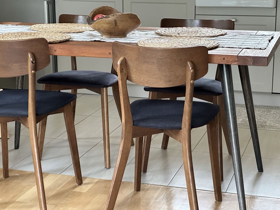 Krzesła z drewna orzechowego tapicerowane jak ikeà zàra home