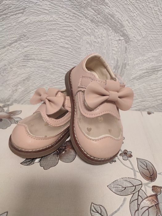 Продам дитячі туфельки