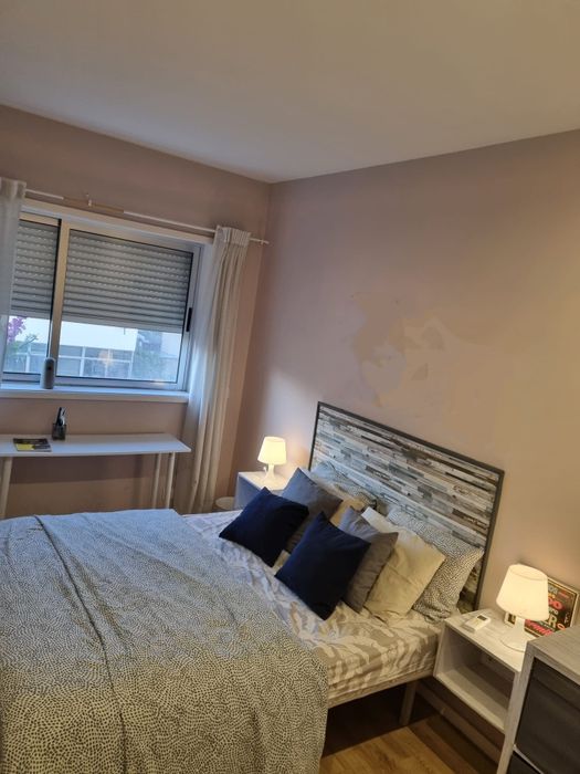 Alugo quarto mobiliado