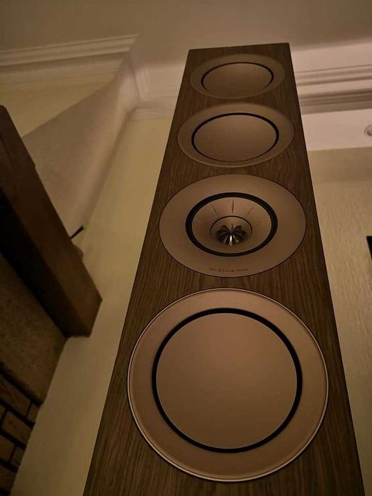Colunas premiadas KEF R11
