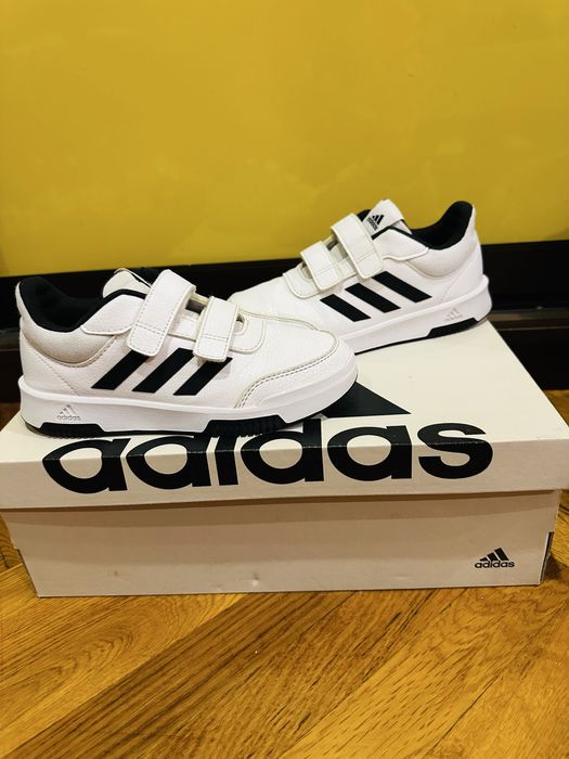 Кроссовки Adidas размеры 30,5 и 33