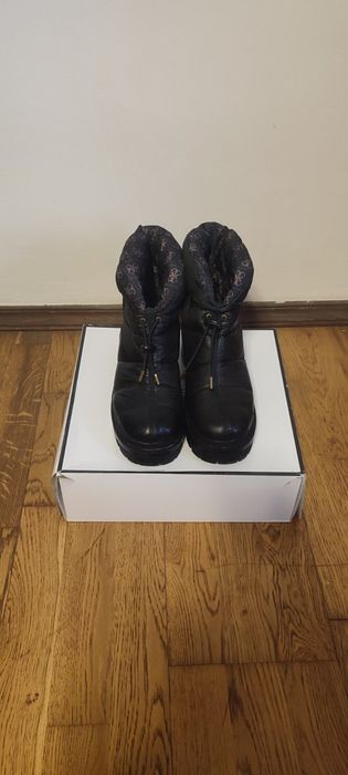 Продам жіноче взутя