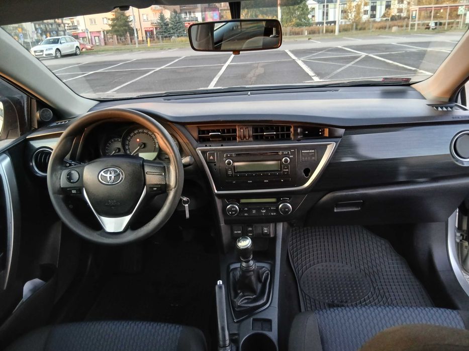 Toyota Auris 2015 r. 1,6