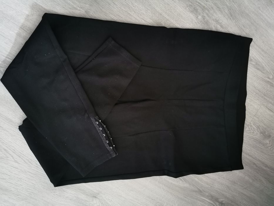 Czarne spodnie z haftkami XL