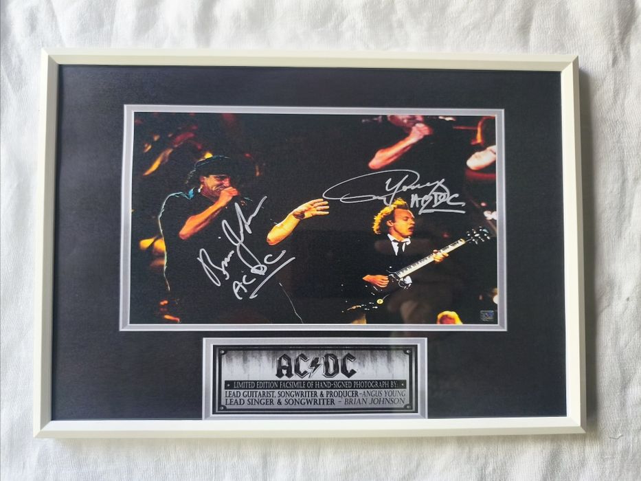 Moldura AC/DC Photo - Angus Young & Brian Johnson com Autógrafos (A4)