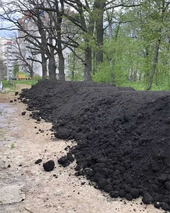 Бутовий камінь, щебінь, цемент, відсів, пісок, чернозем, перегній