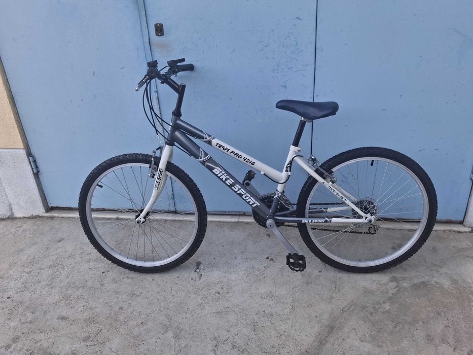 Bicicleta roda 24  pouco uso para pessoas até 1,50 de altura