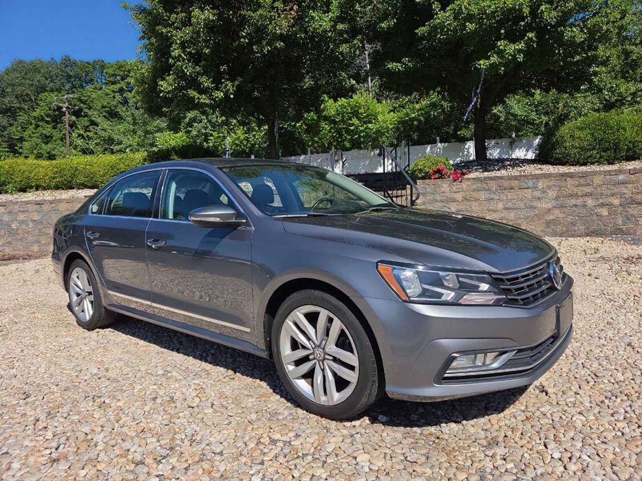 Volkswagen Passat SEL      2016