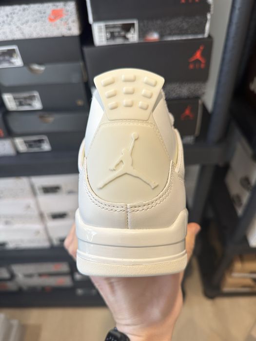 Jordan 4 Retro Metallic Gold